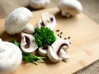 Champignons richtig putzen