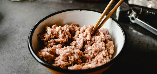 Gefrorenes Hackfleisch braten - so geht's