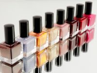 UV-Nagellack: Professionelle Nagelpflegeprodukte für Maniküre und Pediküre