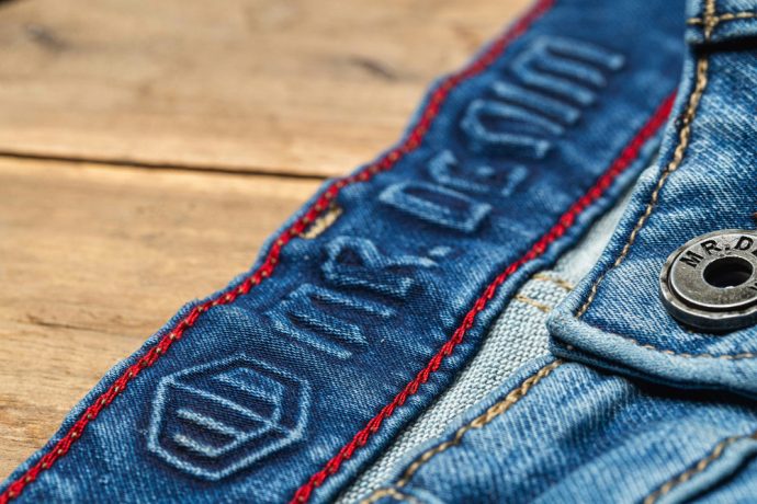 marmeladenflecken-aus-jeans-entfernen-690x460 Marmeladenflecken aus Jeans entfernen