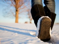 Schneeränder an Schuhen entfernen