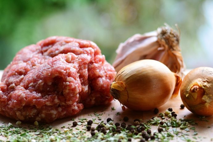 wie-viel-thueringer-mett-sollte-auf-ein-broetchen-690x460 Wie viel Thüringer Mett sollte auf ein Brötchen?